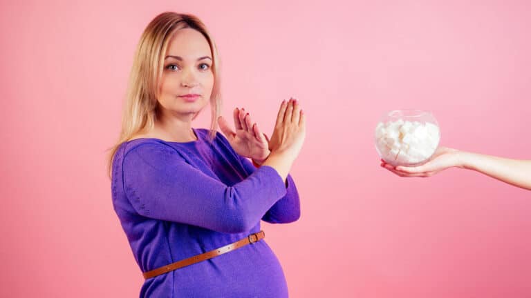 מה אסור לאכול בהריון