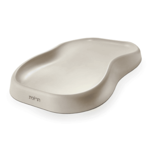 משטח החתלה ארגונומי לתינוק בצבע בז מבית הריונית - מבט על נקי ומעוצב